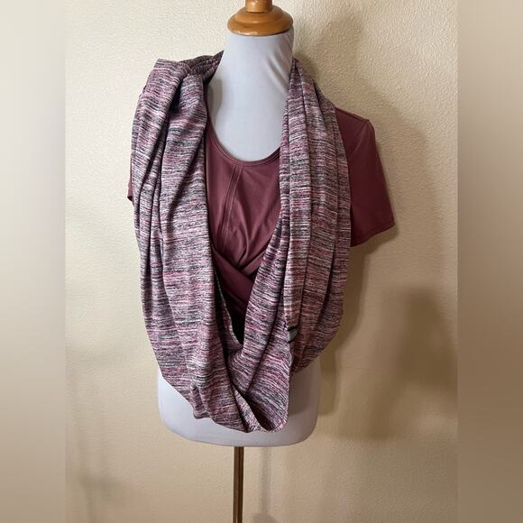 Lululemon Vinyasa Scarf in Space Dye Camo Berry Rumble Multi - Picture 4 of 7